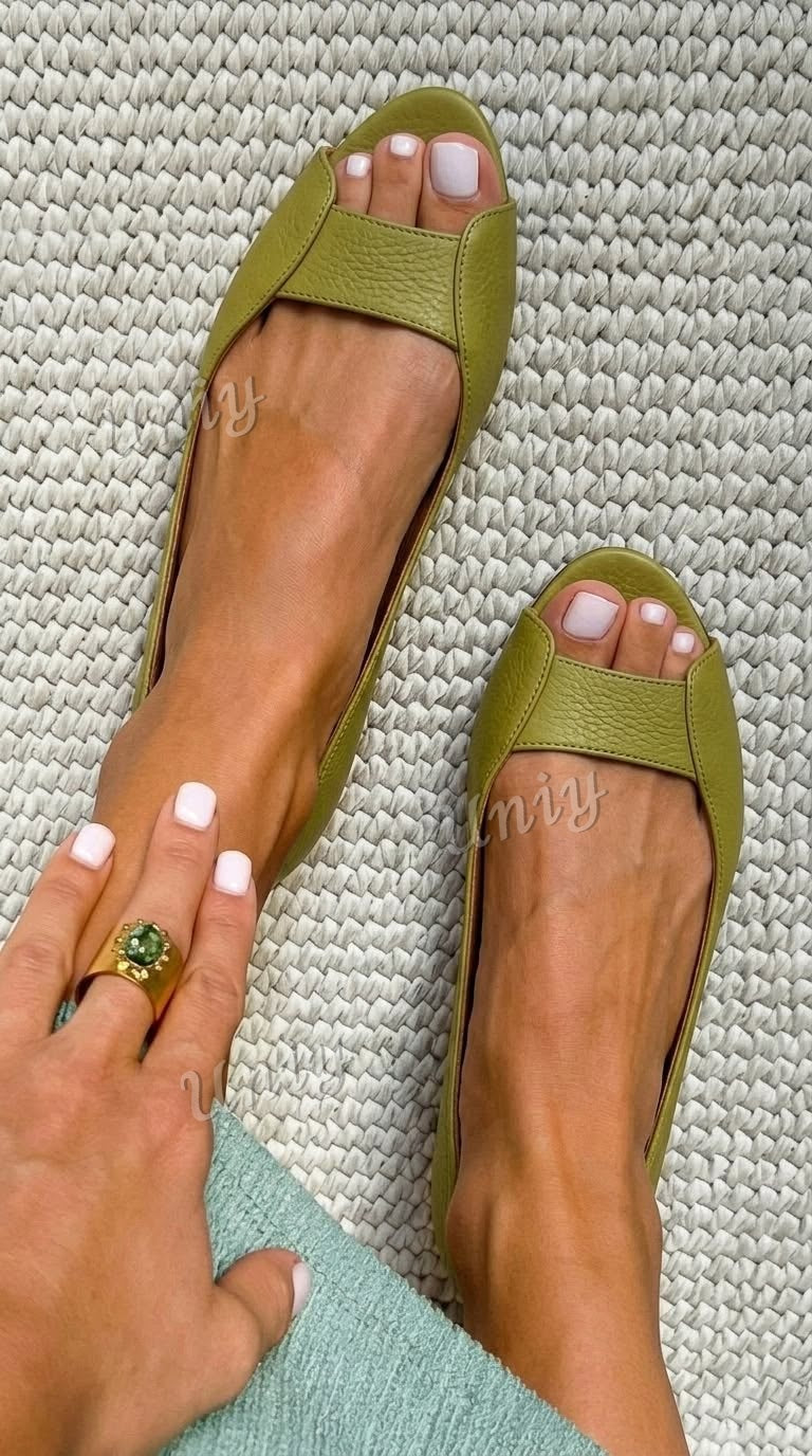 Filippa – Platt balerinsandal med öppen tå